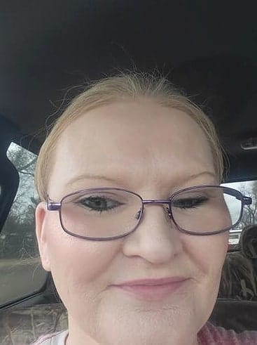 Customer photo review of Instantly Flawless Foundation Buildable Coverage + Illuminator