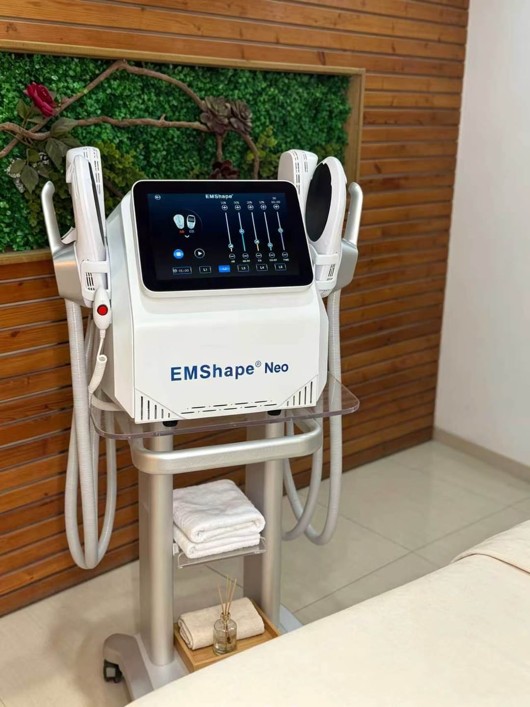 Customer photo review of EMShape® Neo Prime IV-W