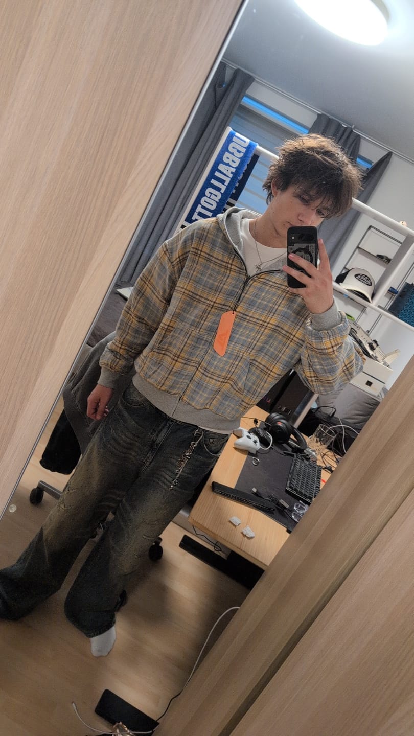 Customer photo review of Reversible Flannel Zip-Hoodie Yellow