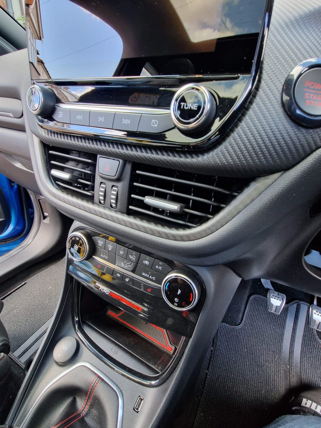 Customer photo review of Mk8/8.5 Fiesta & Mk2 Puma Real Carbon Fibre Centre Heater Vent Trim
