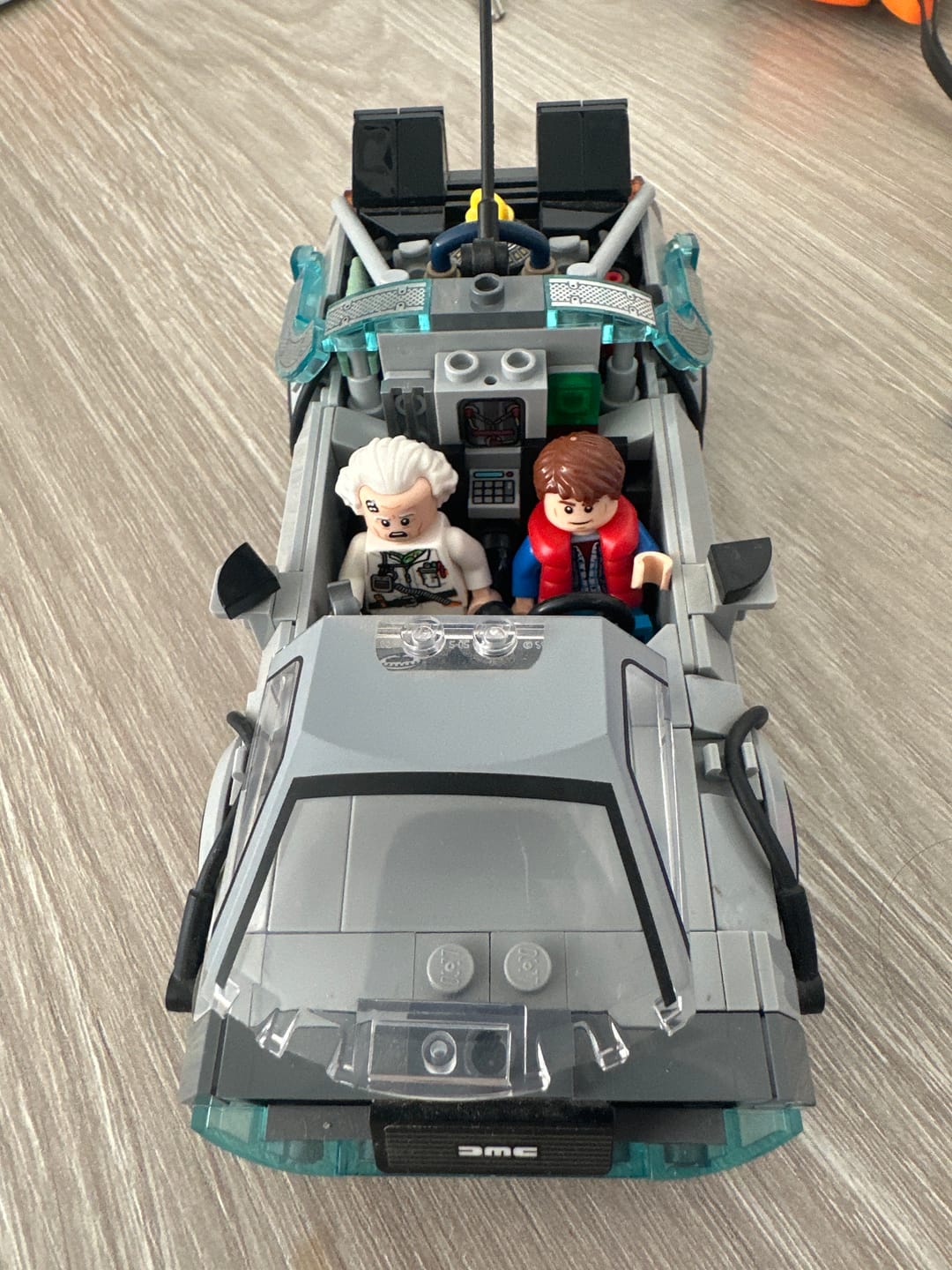 Customer photo review of MÁQUINA DEL TIEMPO DE VOLVER AL FUTURO