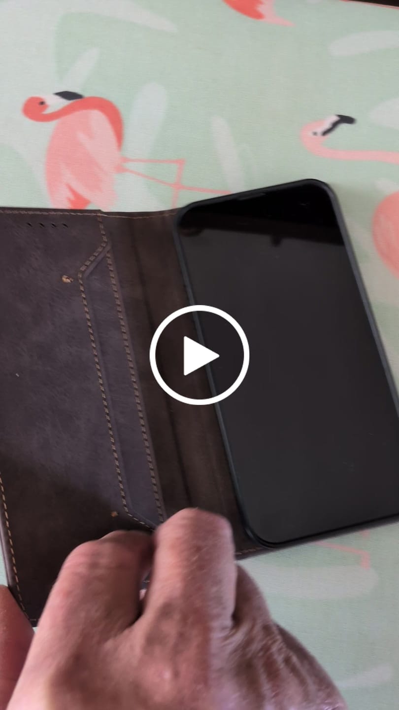 Customer video review of iPhone 17e / 16e - Flip Case mit RFID Blocker