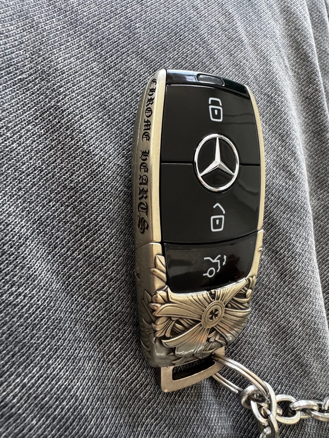 Customer photo review of Mercedes-Benz Handcrafted Silver Key Case [Slim Rectangle]