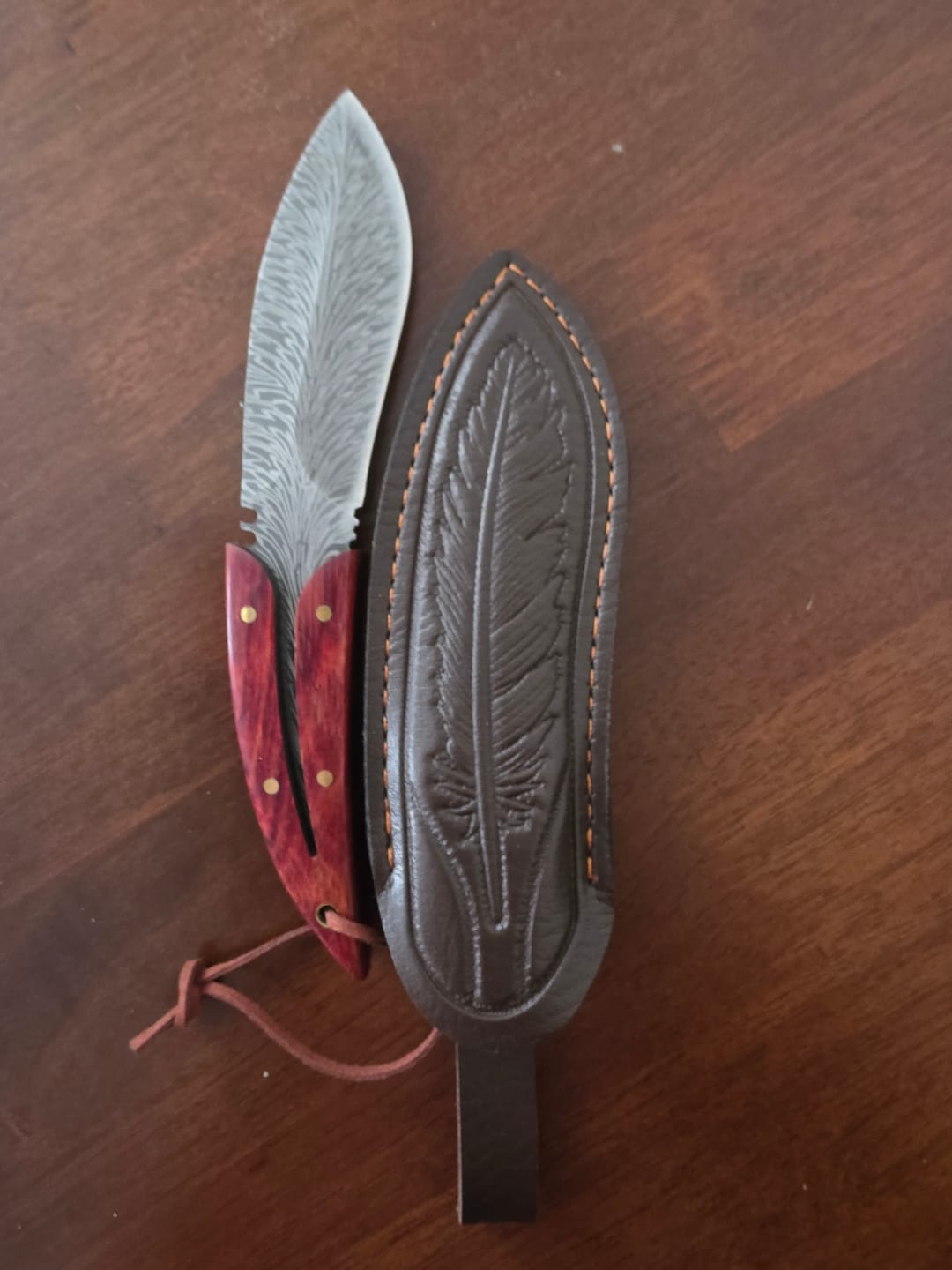 Customer photo review of Cuchillo Pluma Patrón Damasco 10 cm con funda