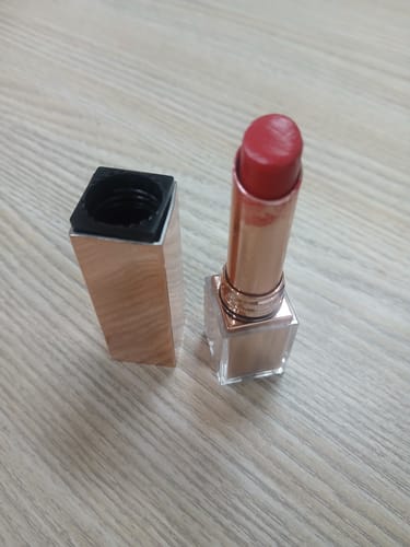 Customer photo review of O.TWO.O HAUTE HYDRATING SATIN LIPSTICK