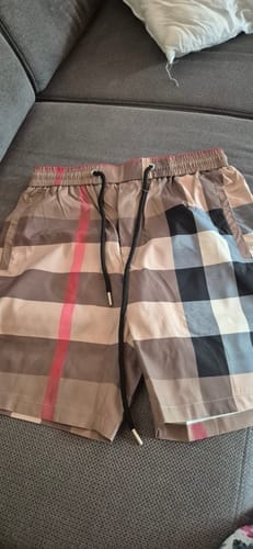 Customer photo review of "Berry" Shorts V2