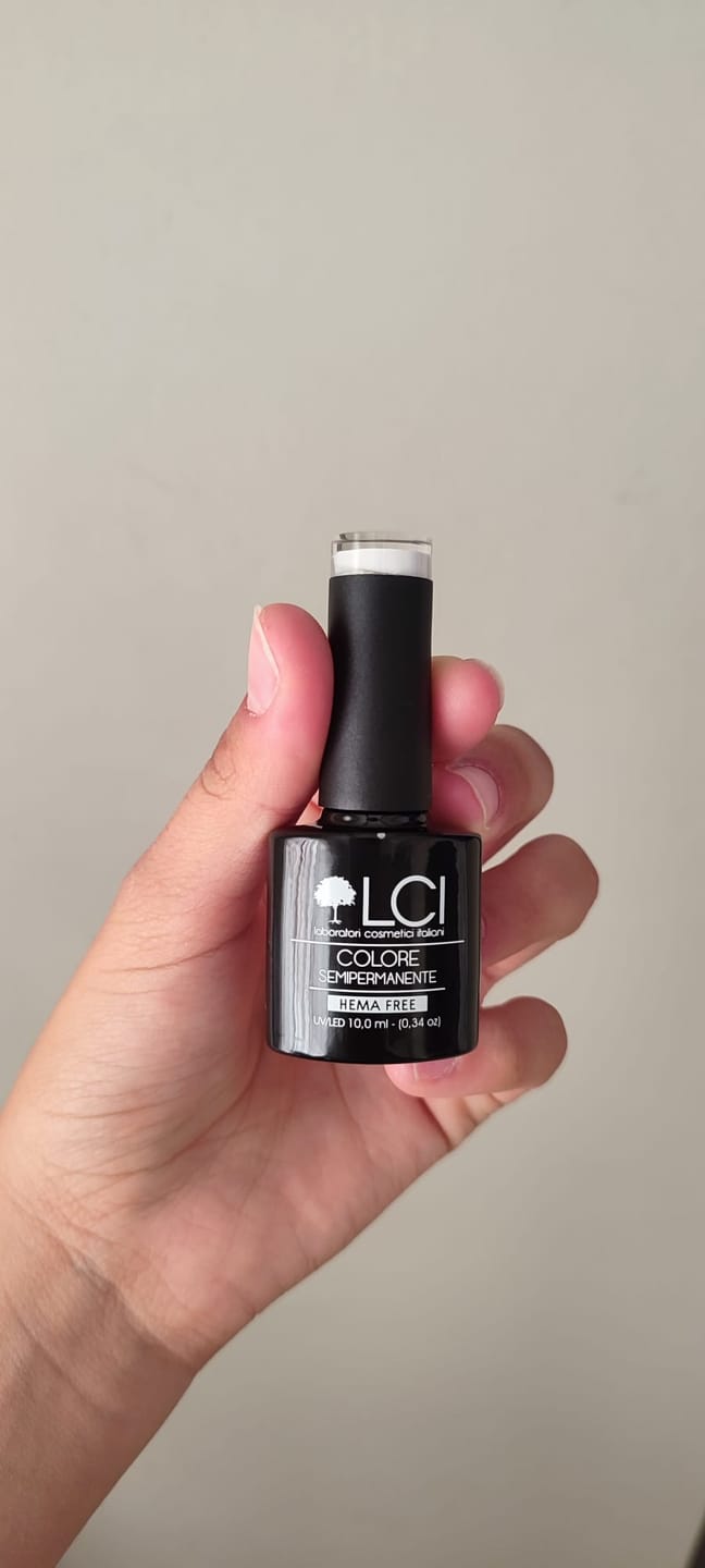 Customer photo review of Smalto Semipermanente LCI -  Azzurro Fresco