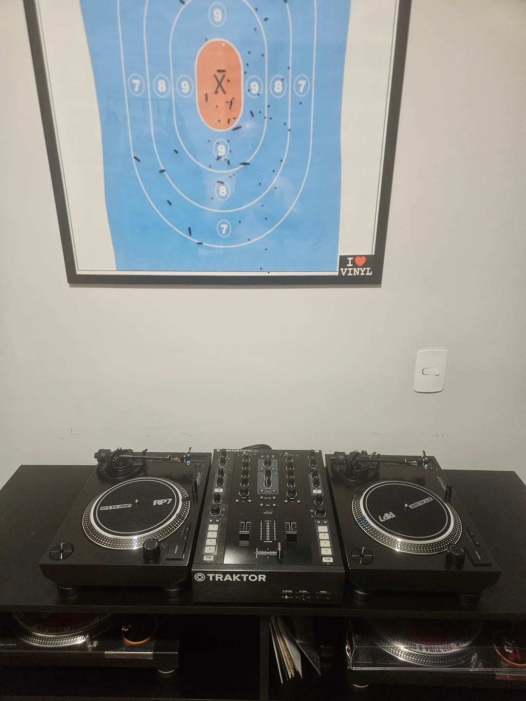 Customer photo review of Reloop RP-7 Pro 7" Direct Drive DJ Turntable & Odyssey Case Inch Cartr