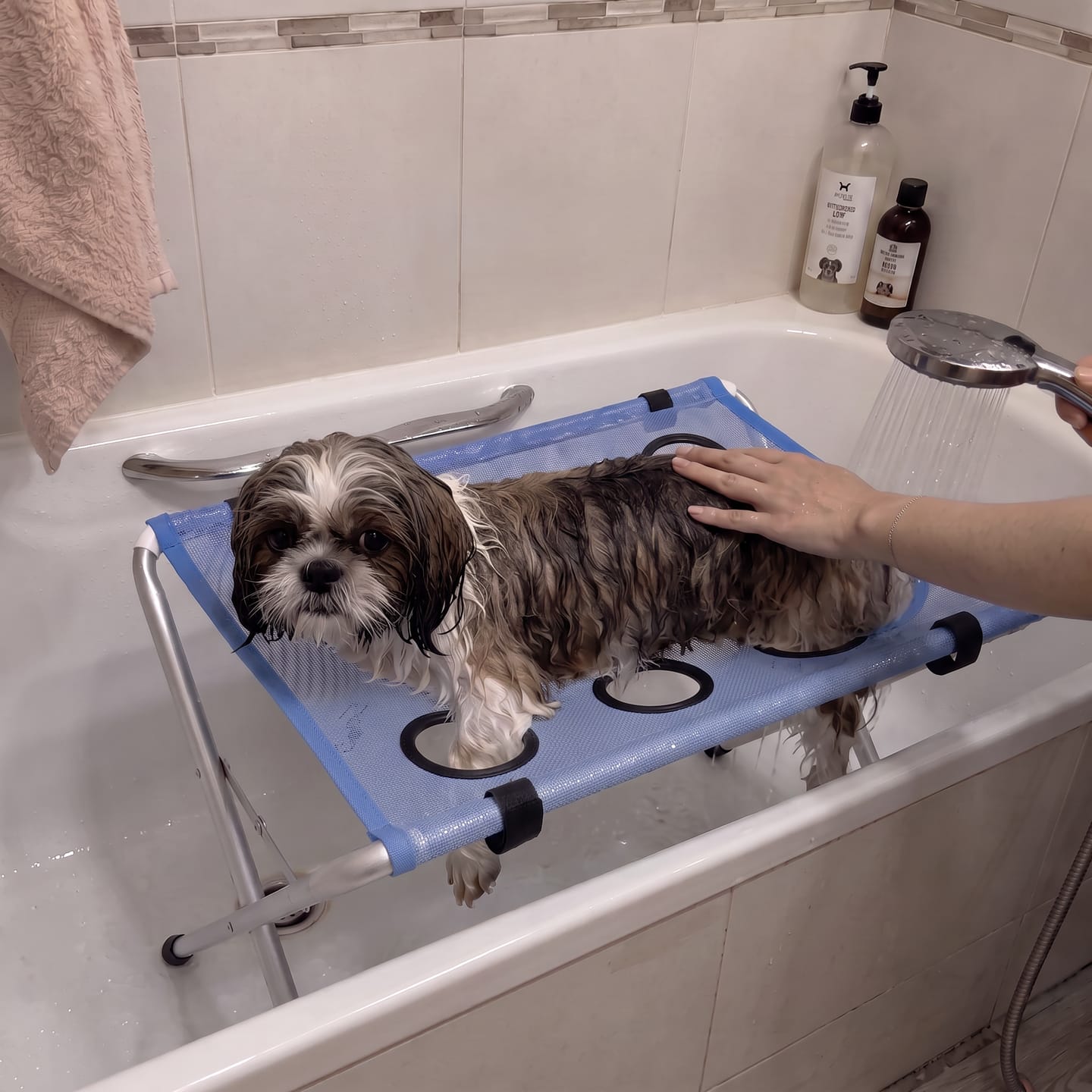 Customer photo review of Hamaca de baño para mascota