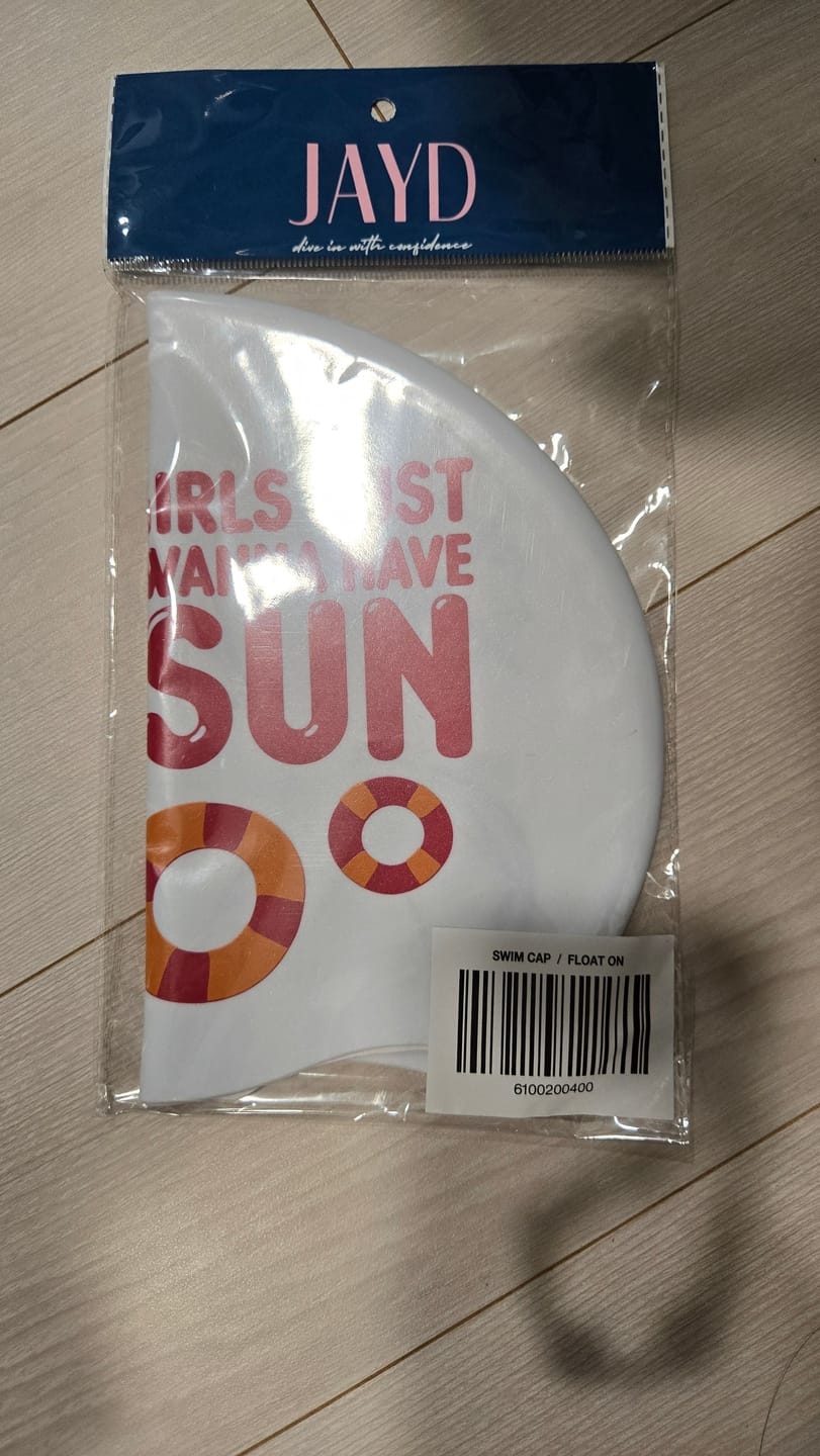 Customer photo review of JAYD Swim Cap - Float On