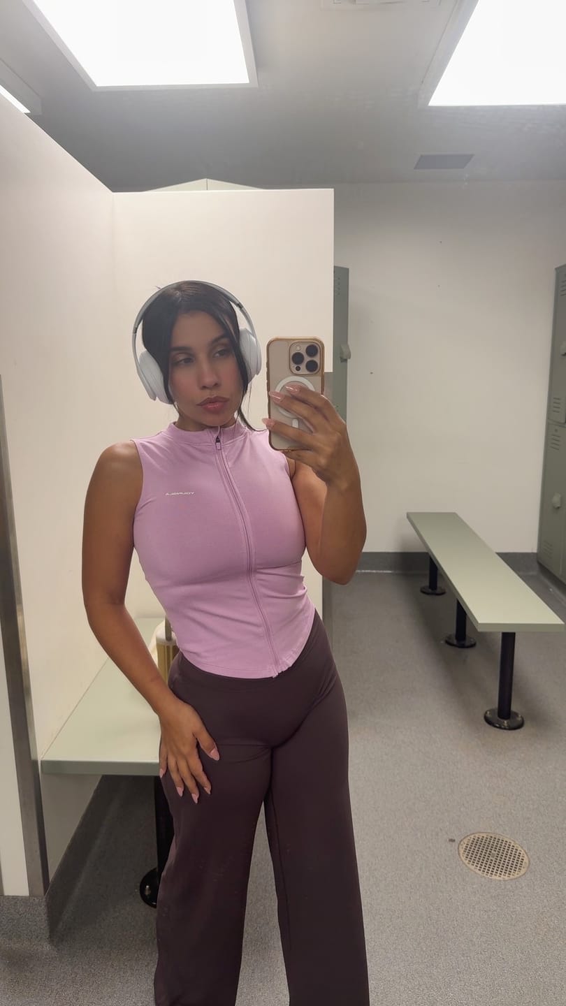 Customer photo review of W4342 - Pulse Seamless Zip Tank