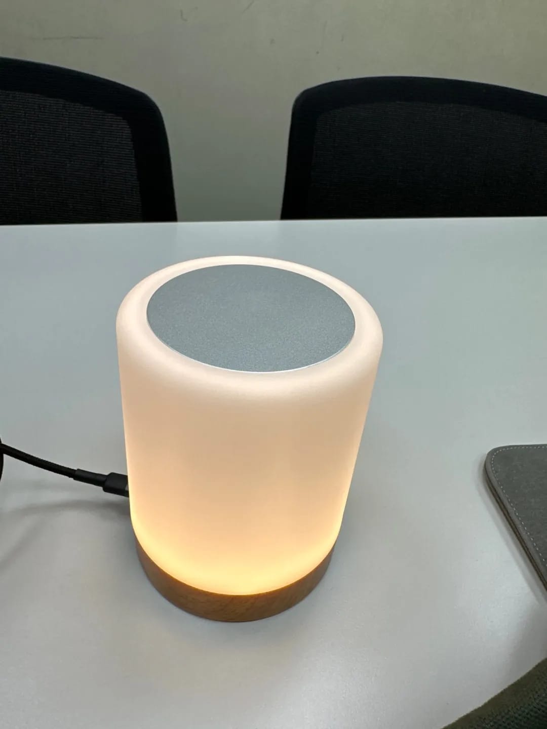 Customer photo review of Colour-Changing Table Lamp for Bedside, Remote Control, 12 cm