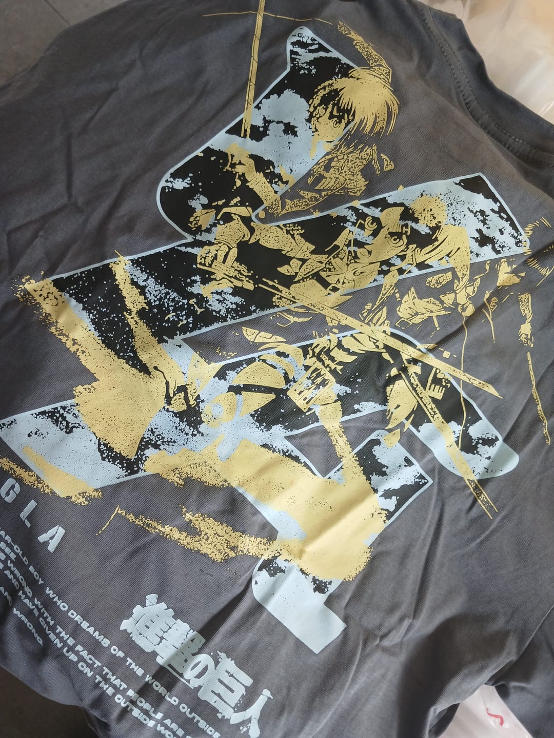Customer photo review of PLAYERA OVERSIZED ATTACK ON TITAN