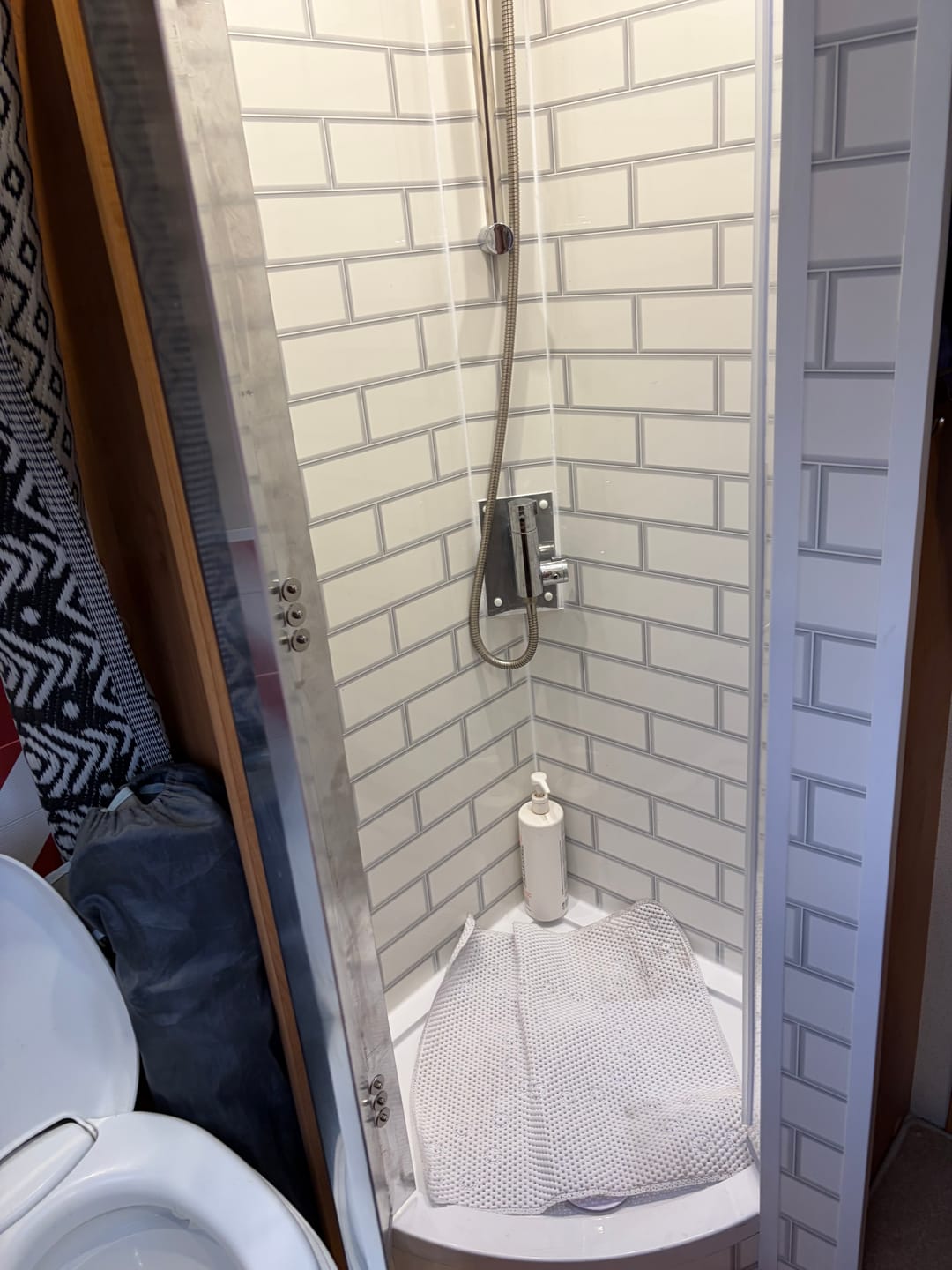Customer photo review of 10mm London Tile Gloss Shower Panel 1M x 2.4M