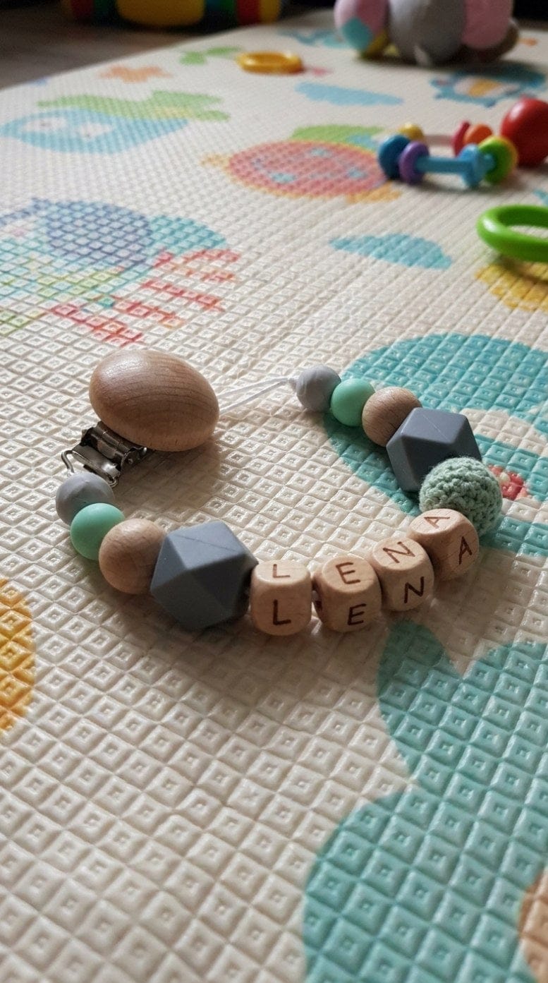 Customer photo review of Schnullerkette mit Namen Koala | Personalisiert Holz Silikon Gravur Baby