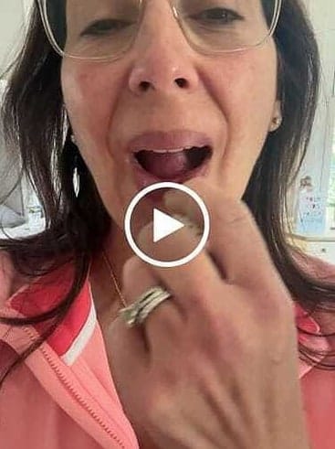 Customer photo review of Starlit 24k Gold In-the-Core Lipstick