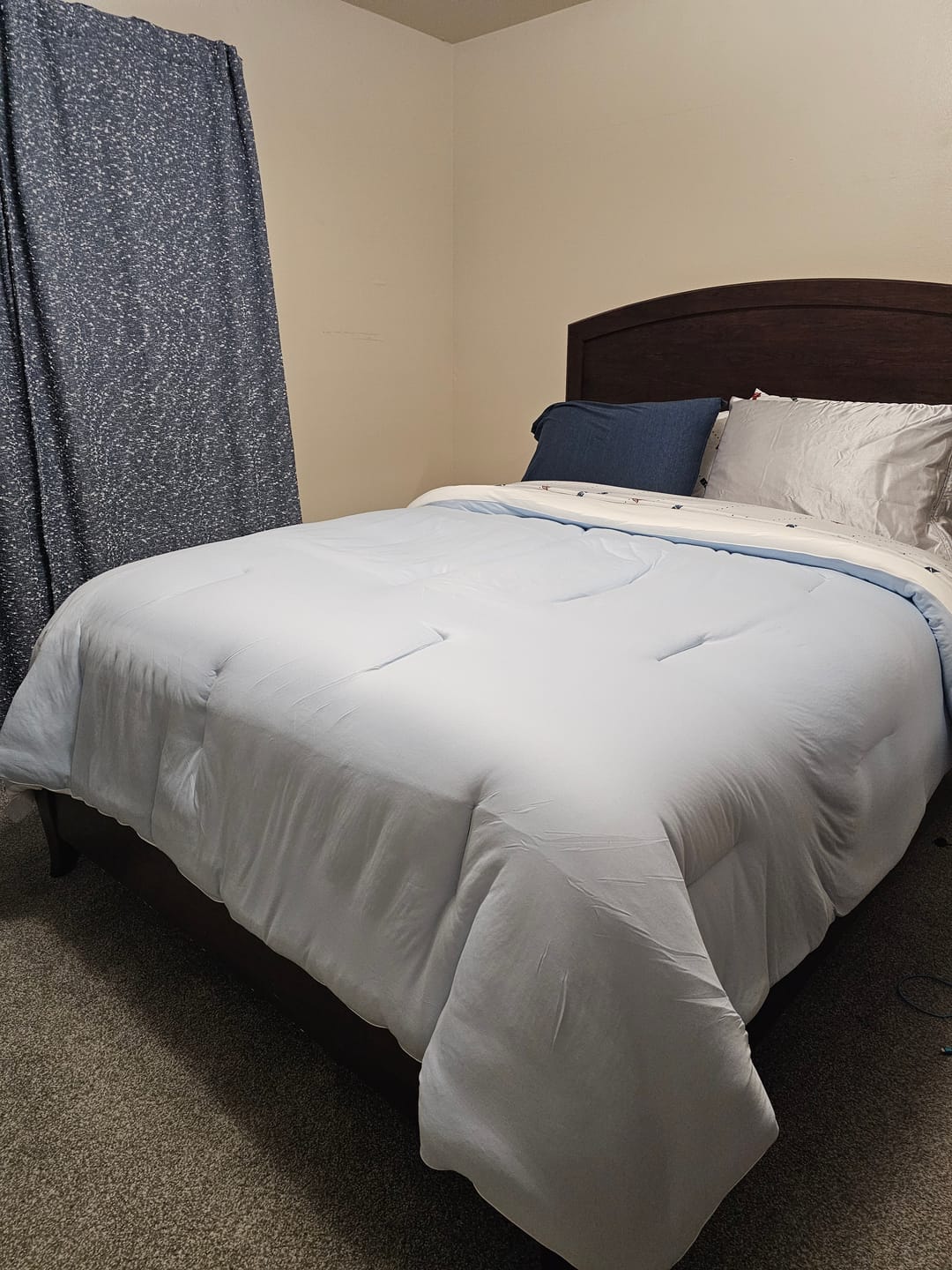 Customer photo review of MarshMellow Comforter