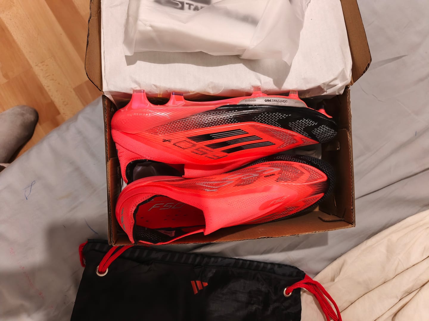 Customer photo review of Adidas F50 + Laceless FG Vivid Horizon - Turbo/Aurora Black/Argenté