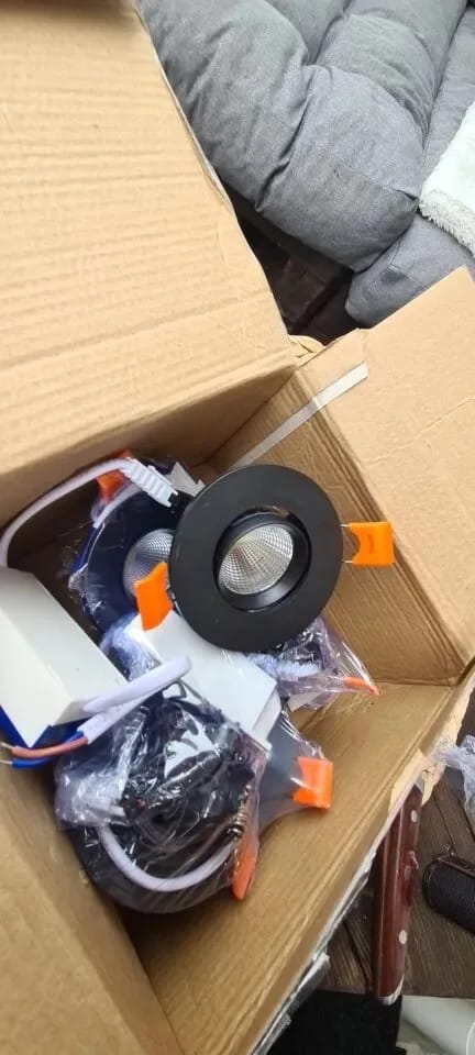 Customer photo review of Black Ceiling Light for Porch, IP52 Adjustable Beam, 9 cm