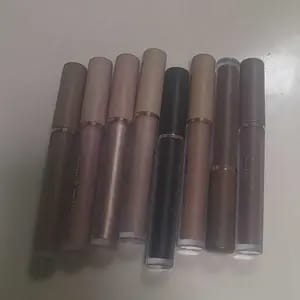 Customer photo review of Definizione Occhi 8 Colori Ombretto Liquido Opaco Impermeabile