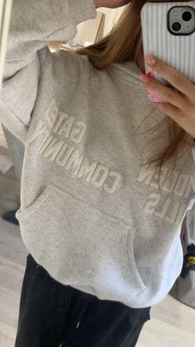 Customer photo review of GATED COMMUNITY HOODIE LIGHT GREY