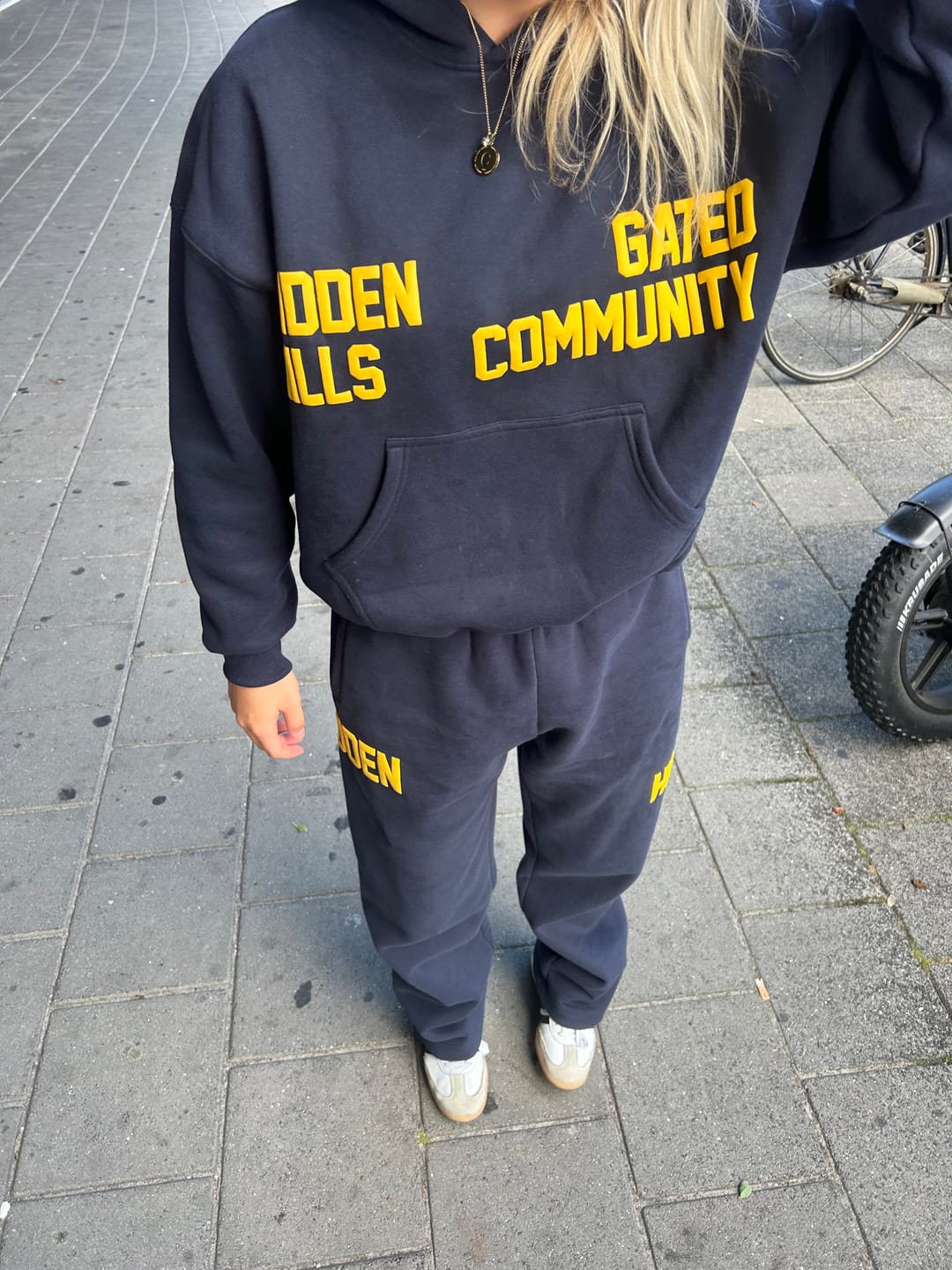 Customer photo review of GATED COMMUNITY HOODIE AMBER/NAVY