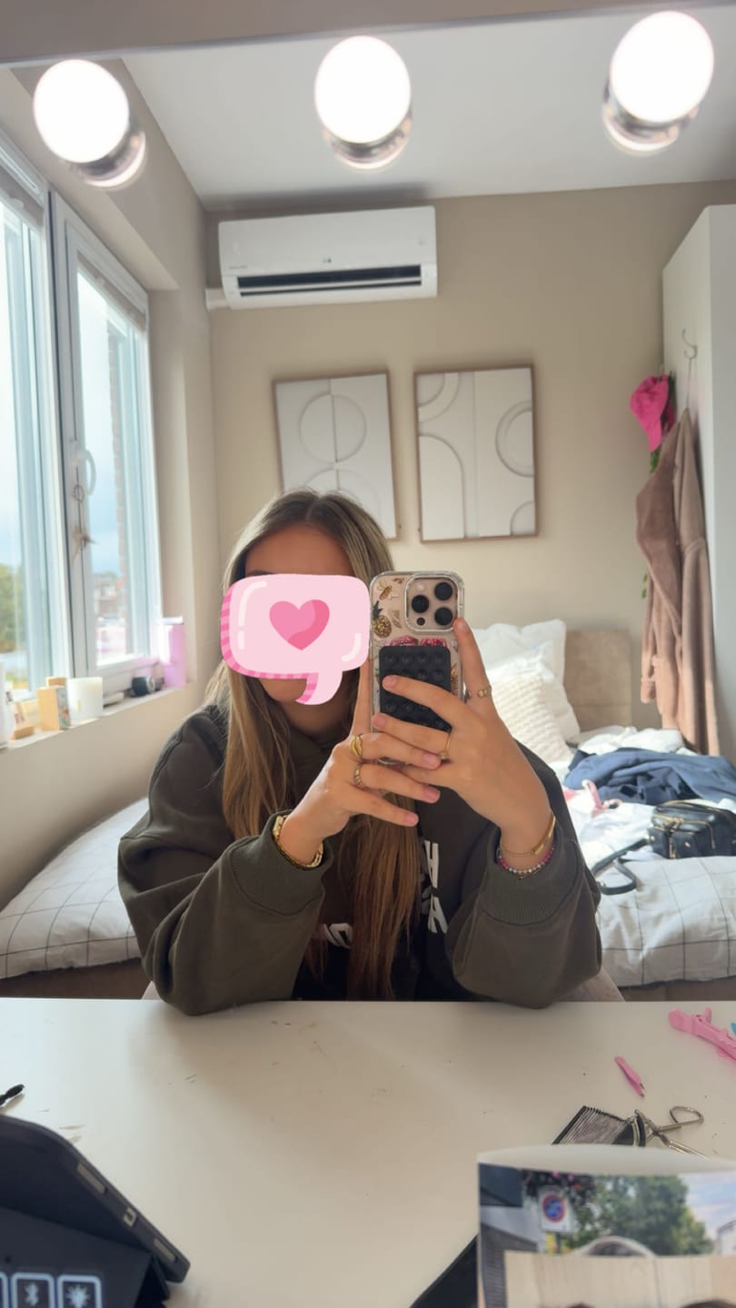 Customer photo review of GATED COMMUNITY HOODIE OLIVE