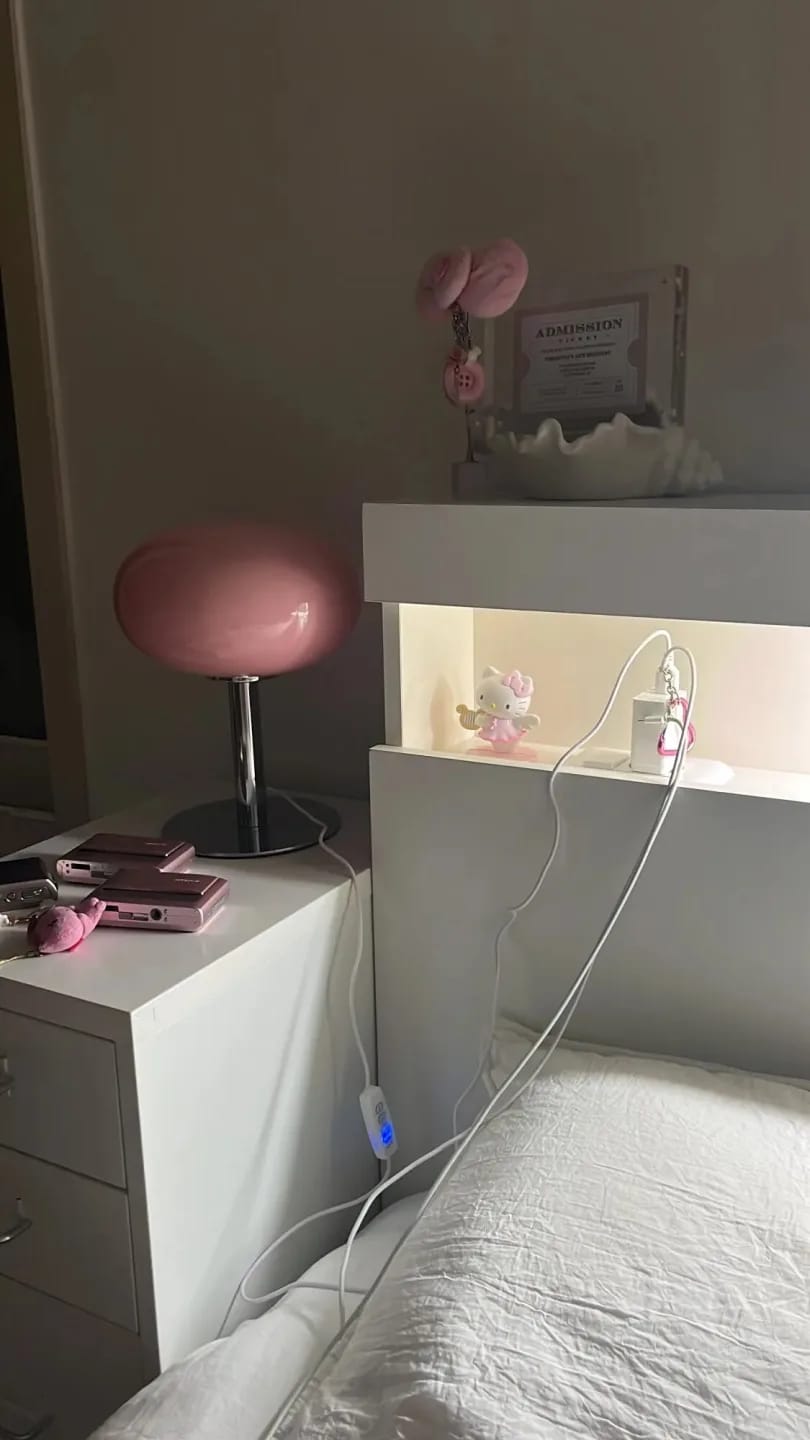 Customer photo review of Pink Glass Table Lamp for Bedside, Iron Base, 22 × 29 cm