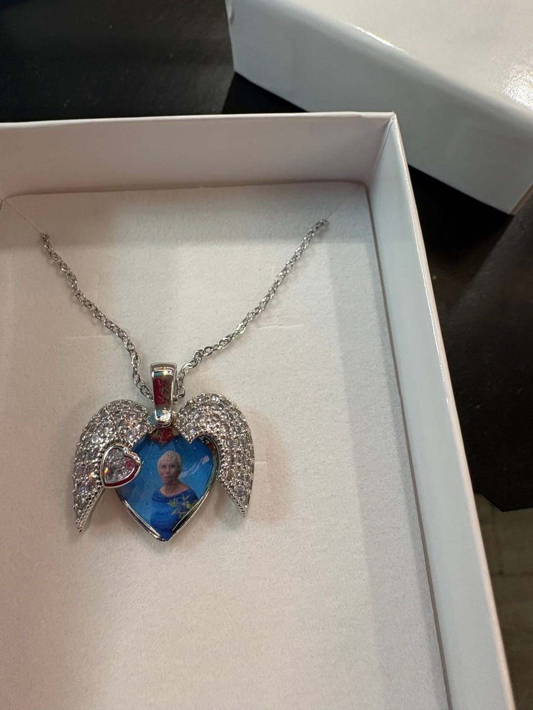 Customer photo review of Collana Cuore Scrigno Personalizzata