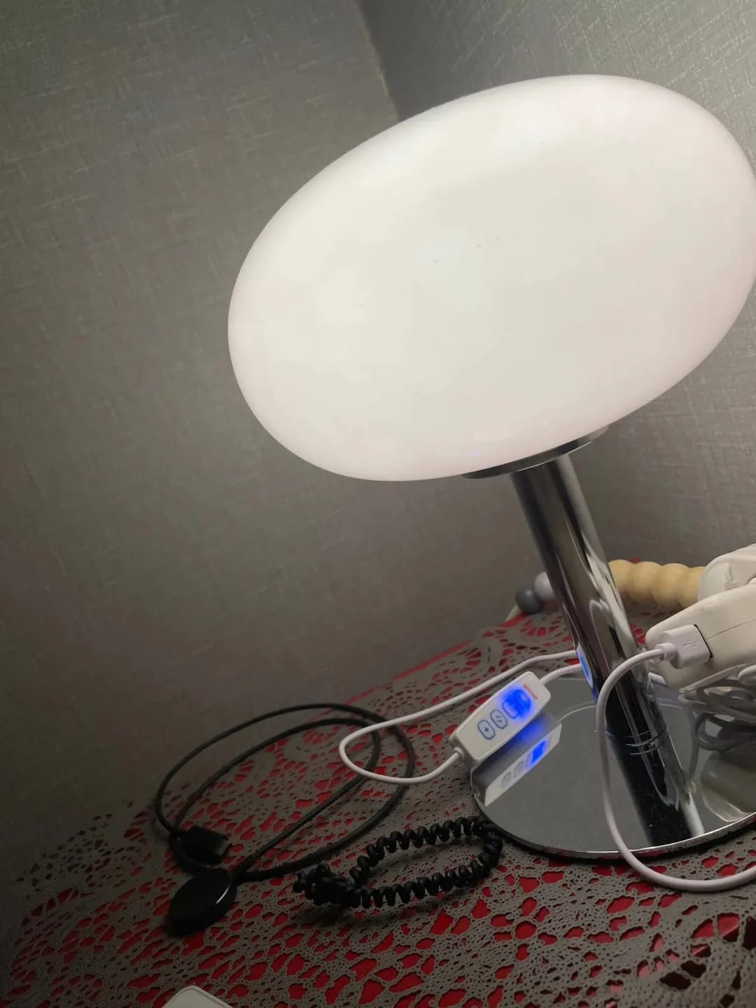 Customer photo review of Pink Glass Table Lamp for Bedside, Iron Base, 22 × 29 cm