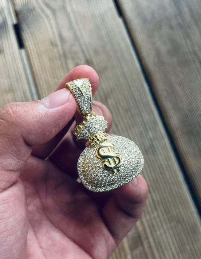 Customer photo review of GL Hip Hop VVS Moissanite Iced Out Money Bag Pendant
