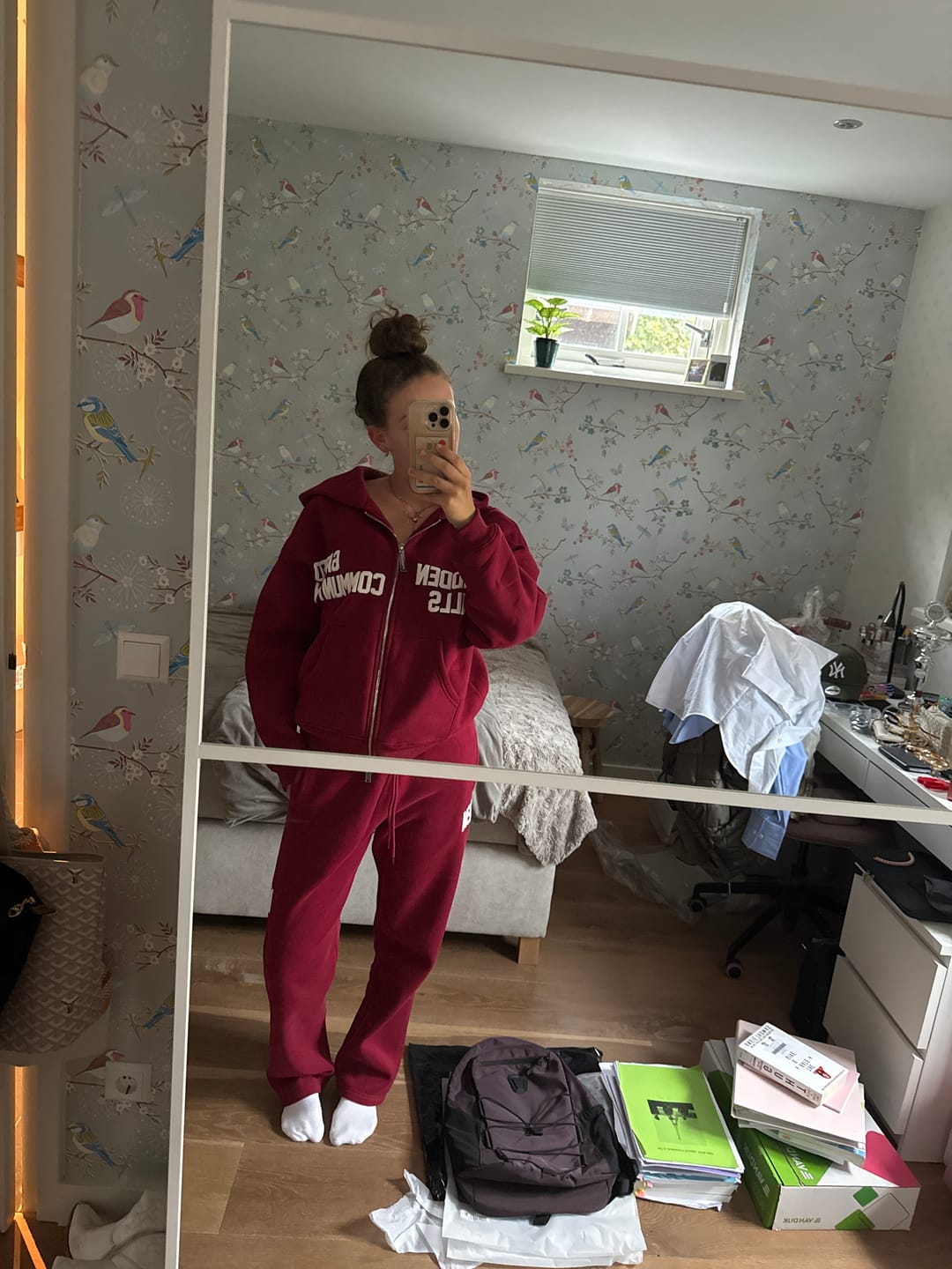Customer photo review of GATED COMMUNITY STRAIGHT LEG SWEATPANTS BURGUNDY