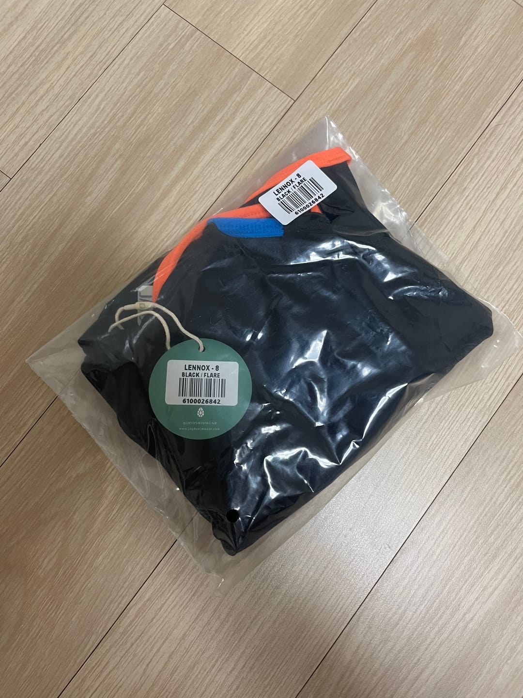 Customer photo review of LENNOX ONE PIECE - Black|Flare