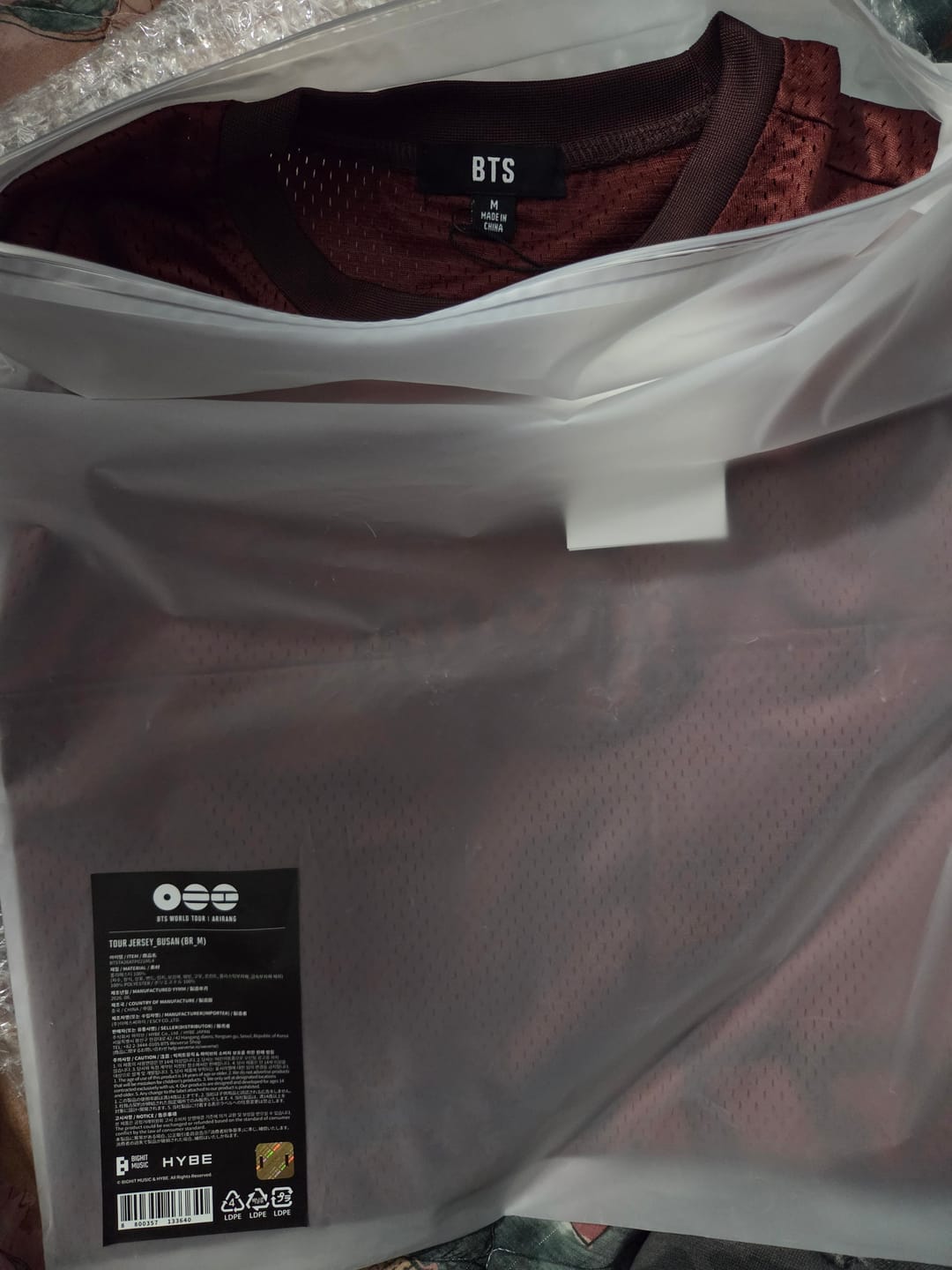 Customer photo review of BTS - ARIRANG WORLD TOUR OFFICIAL COMMEMORATIVE MD TOUR JERSEY BUSAN