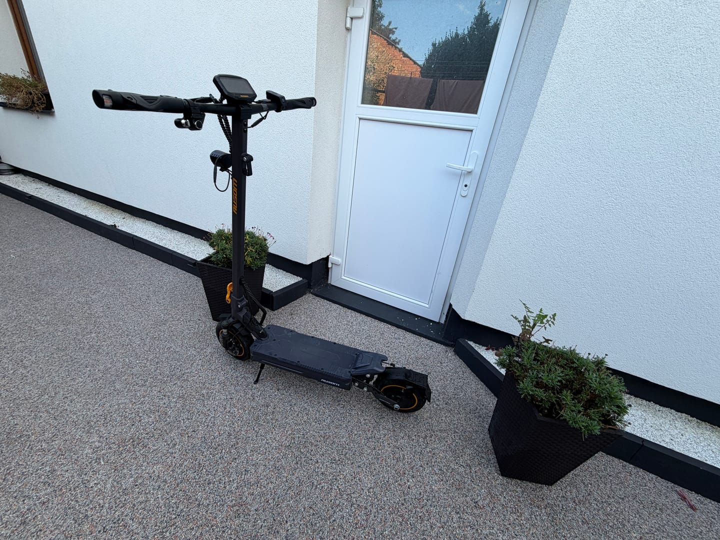 Customer photo review of Ausom K20 Pro (Laluz 2 Pro) Dual Motor E-Scooter