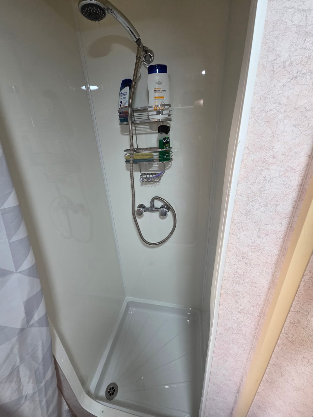 Customer photo review of 10mm White Gloss Shower Panel 1M x 2.4M