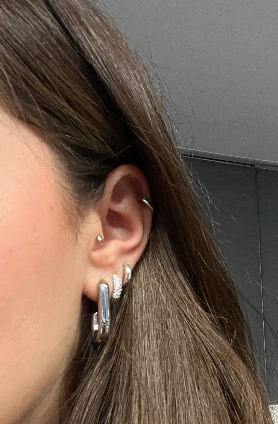 Customer photo review of Par Semi Arracada Forma J