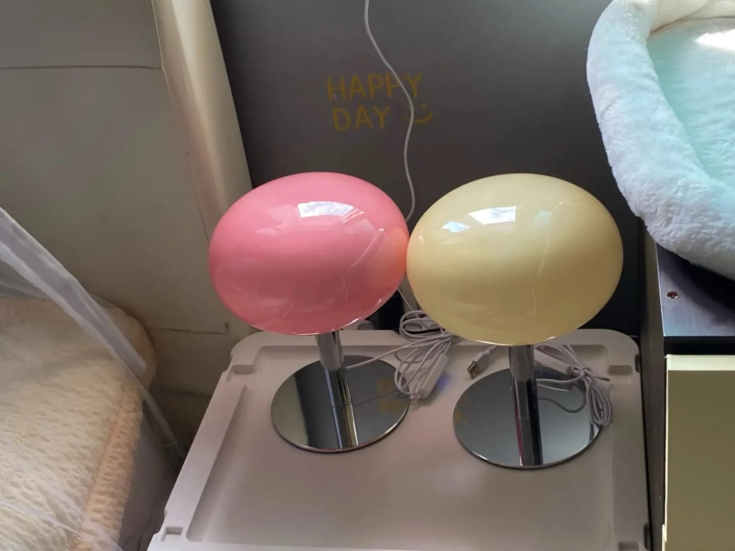Customer photo review of Pink Glass Table Lamp for Bedside, Iron Base, 22 × 29 cm