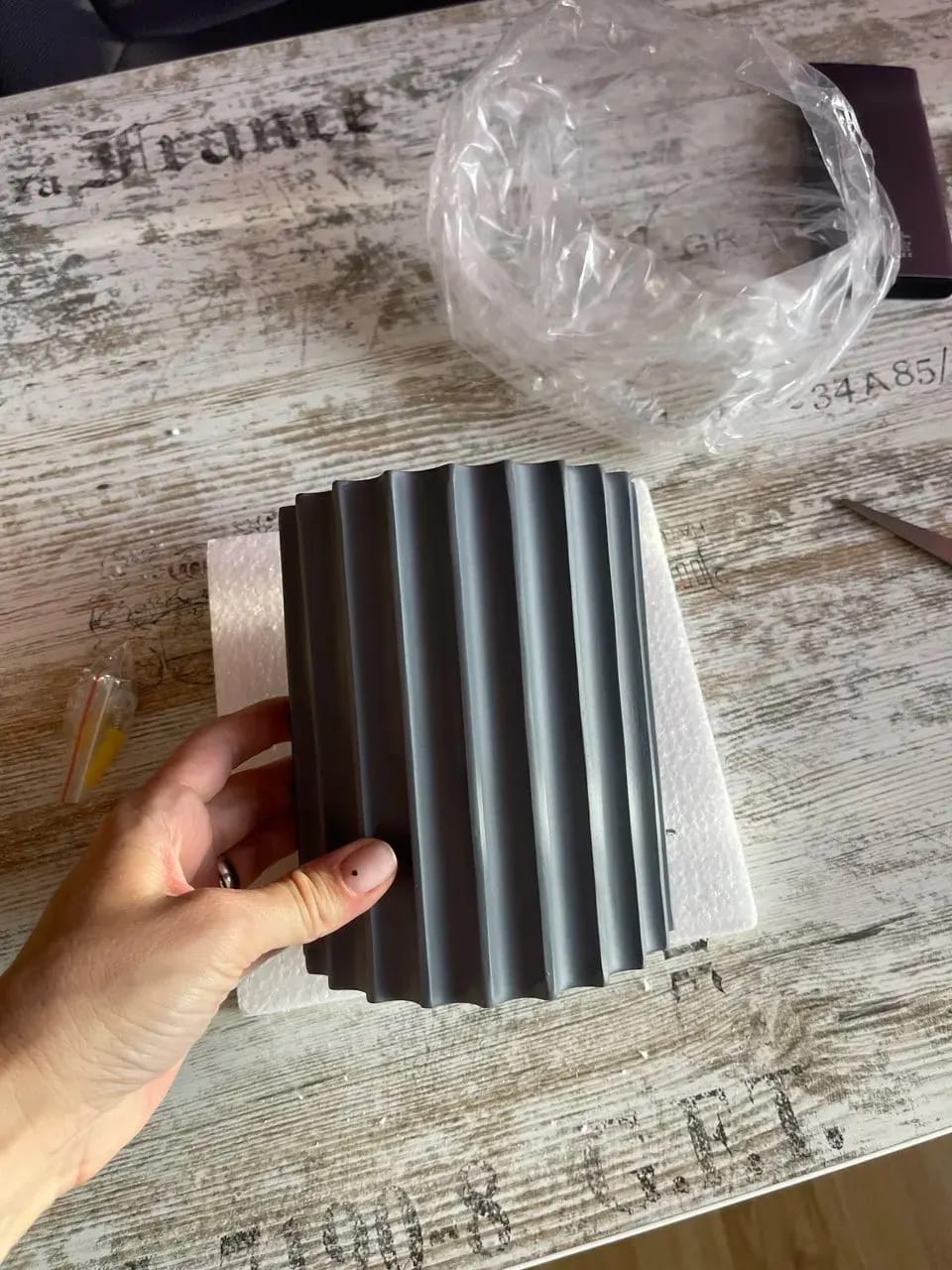 Customer photo review of Green Wall Light for Living Room, Fluted Textured Surface, 14 cm