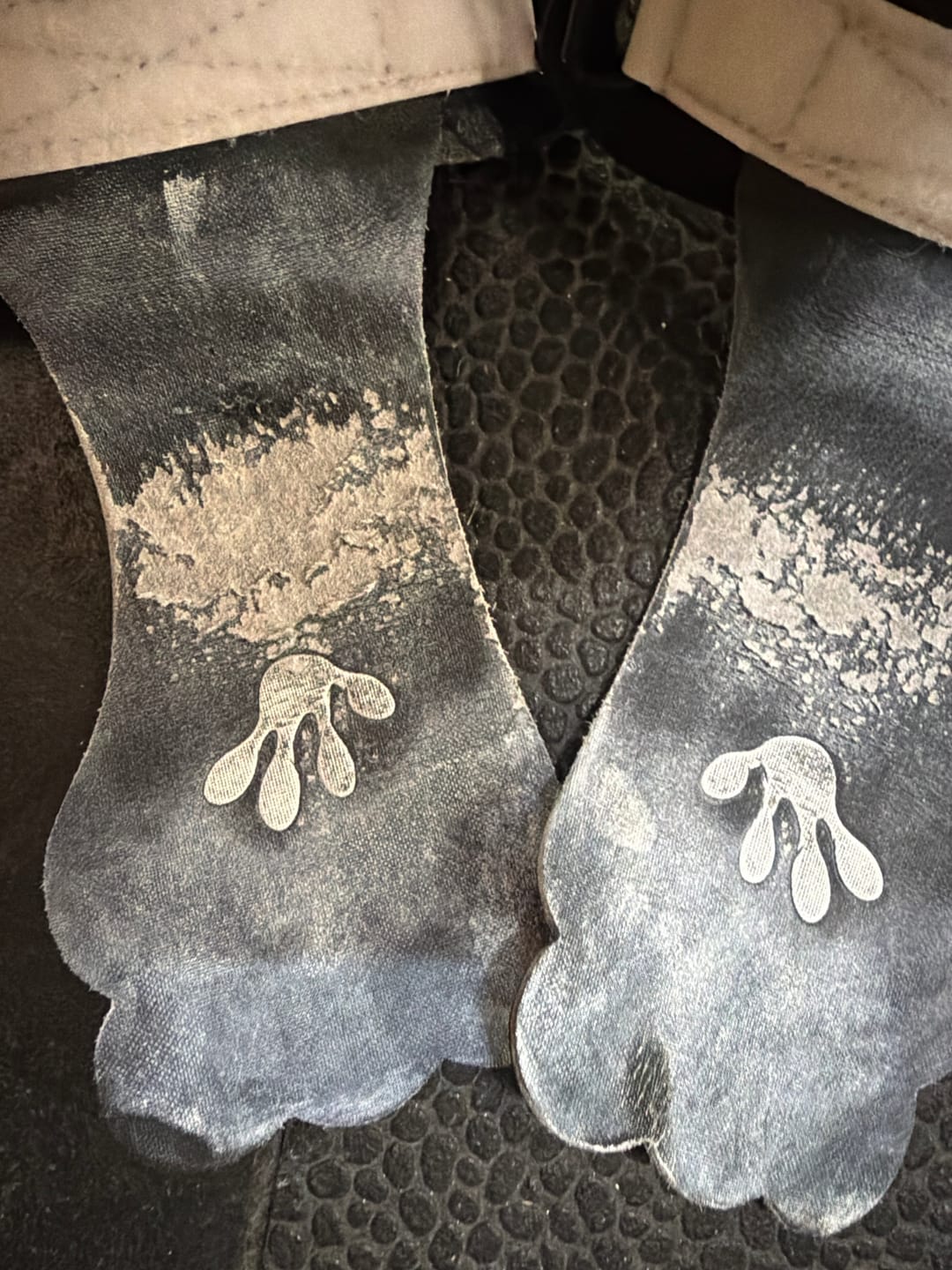 Customer photo review of FROG GRIPS® BASE OG - Fingerless White/Black