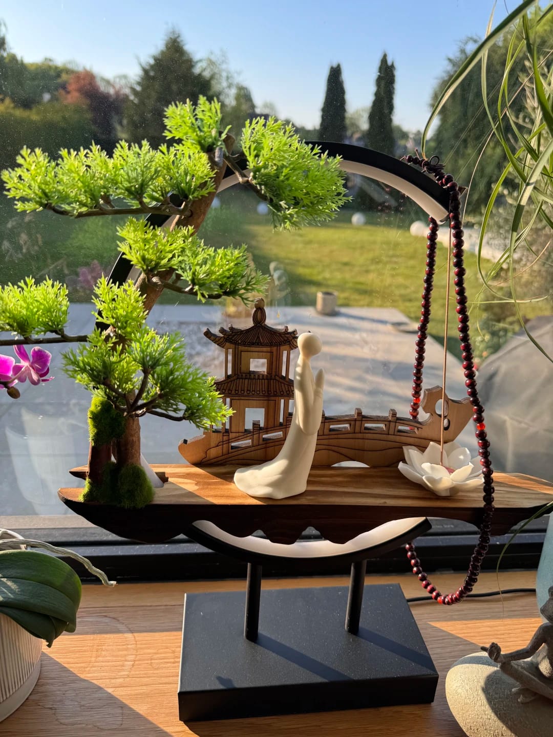 Customer photo review of Black Table Lamp for Living Room, Incense Burner Design, 49 cm