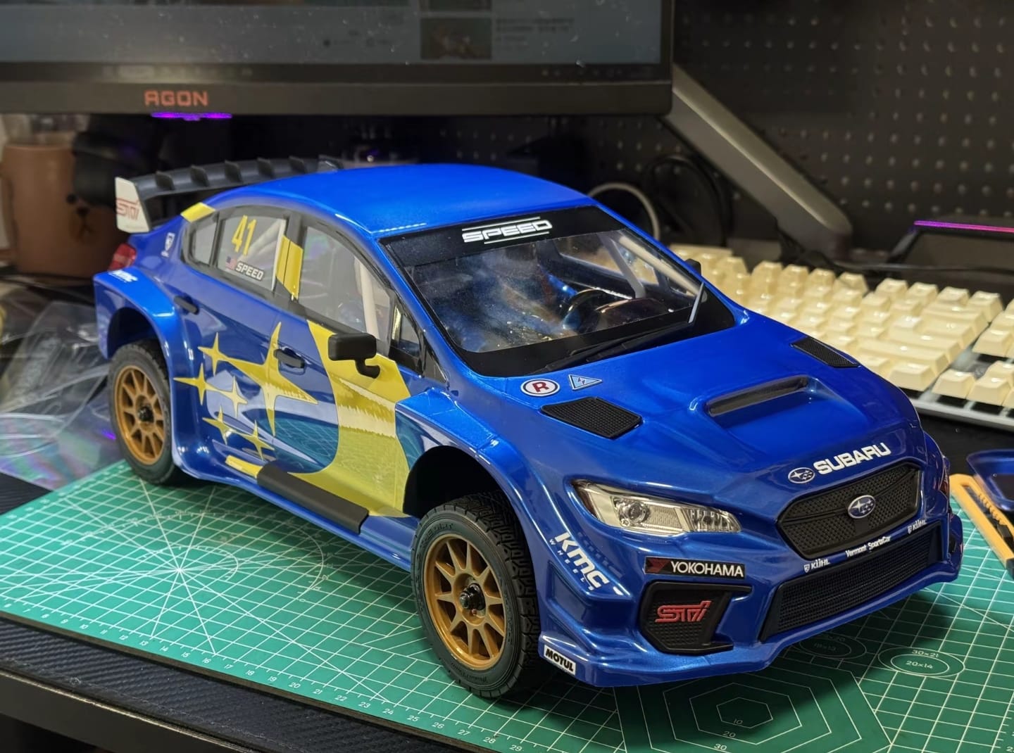 Customer photo review of Rlaarlo 1:10 Professional Four-Wheel Drive Rally Remote Control Car XTS-S10 Carbon Fiber Frame Brushless Racing Simulation Drift Gyroscope RC Model Toy Boy's Gift