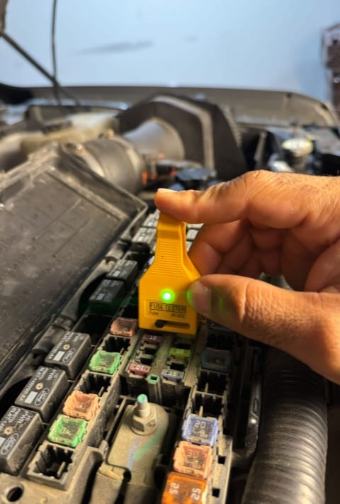 Customer photo review of BoltBuddy™ 2-in-1 Fuse Tester & Puller