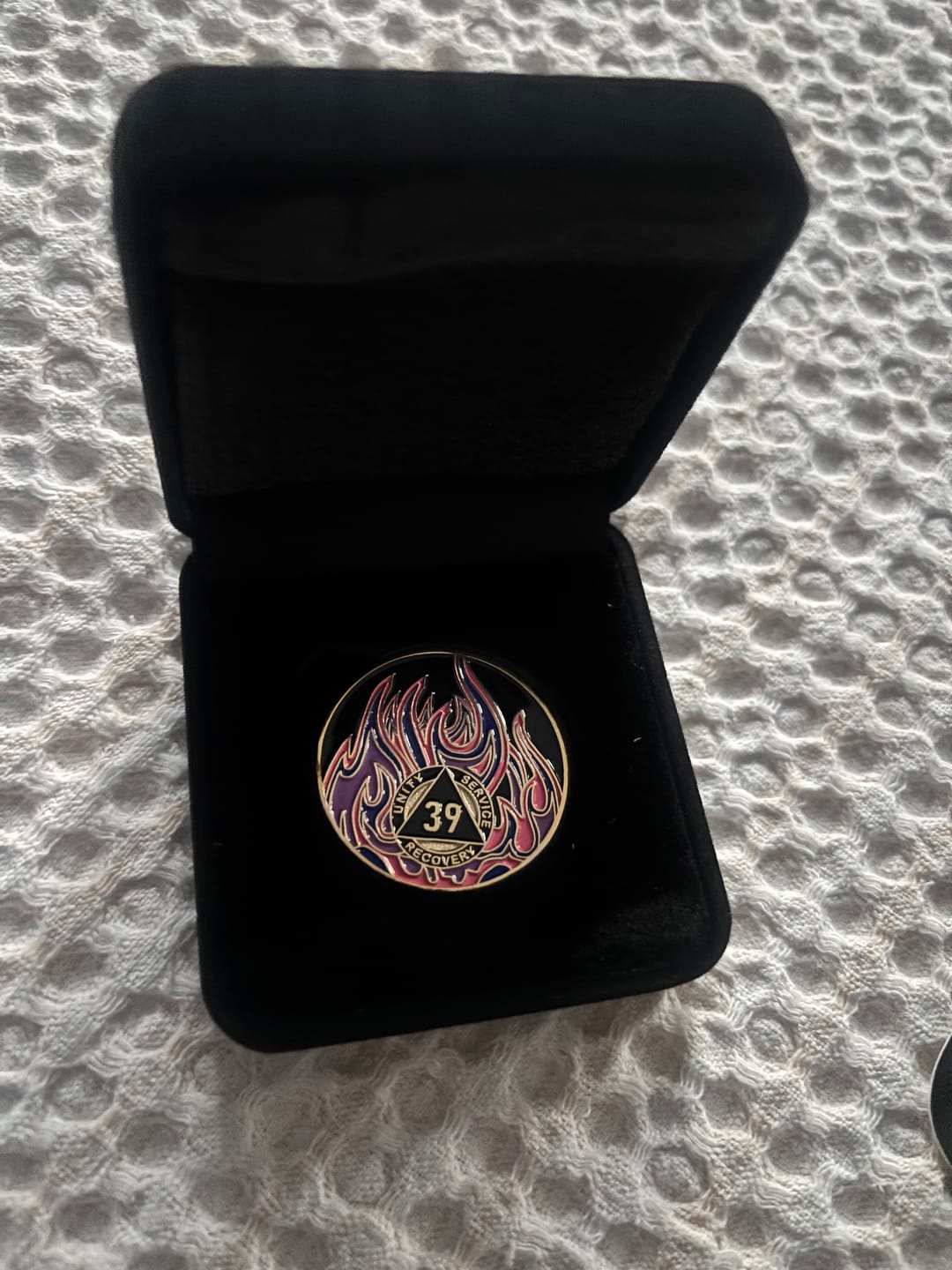 Customer photo review of 1 to 40 Year Sobriety Mint Twisted Flames Gold Plated AA Recovery Medallion/Chip/Coin - Black/Pink/Purple/Blue + Velvet Box