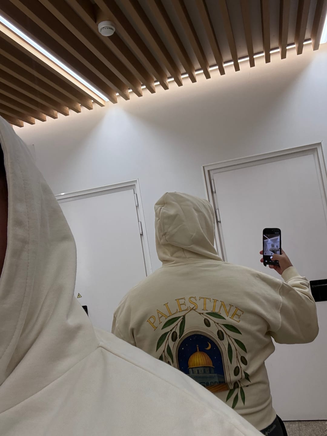 Customer photo review of QUDS Oversized Hoodie