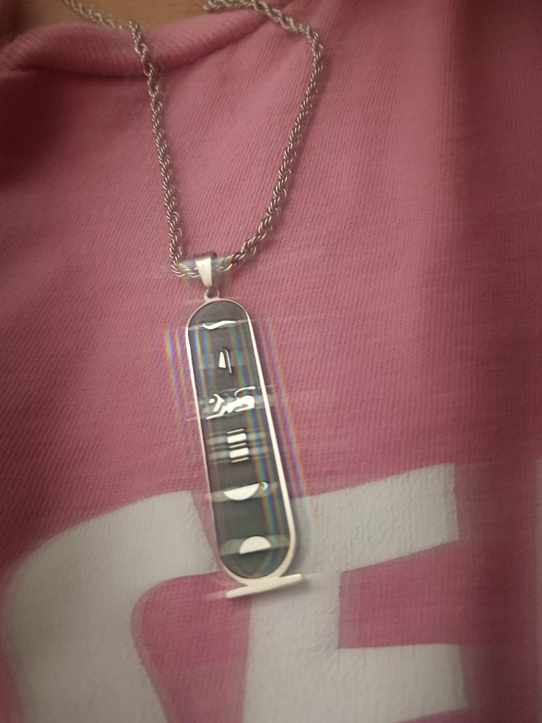 Customer photo review of Collier Personnalisé Hiéroglyphes Égyptiens