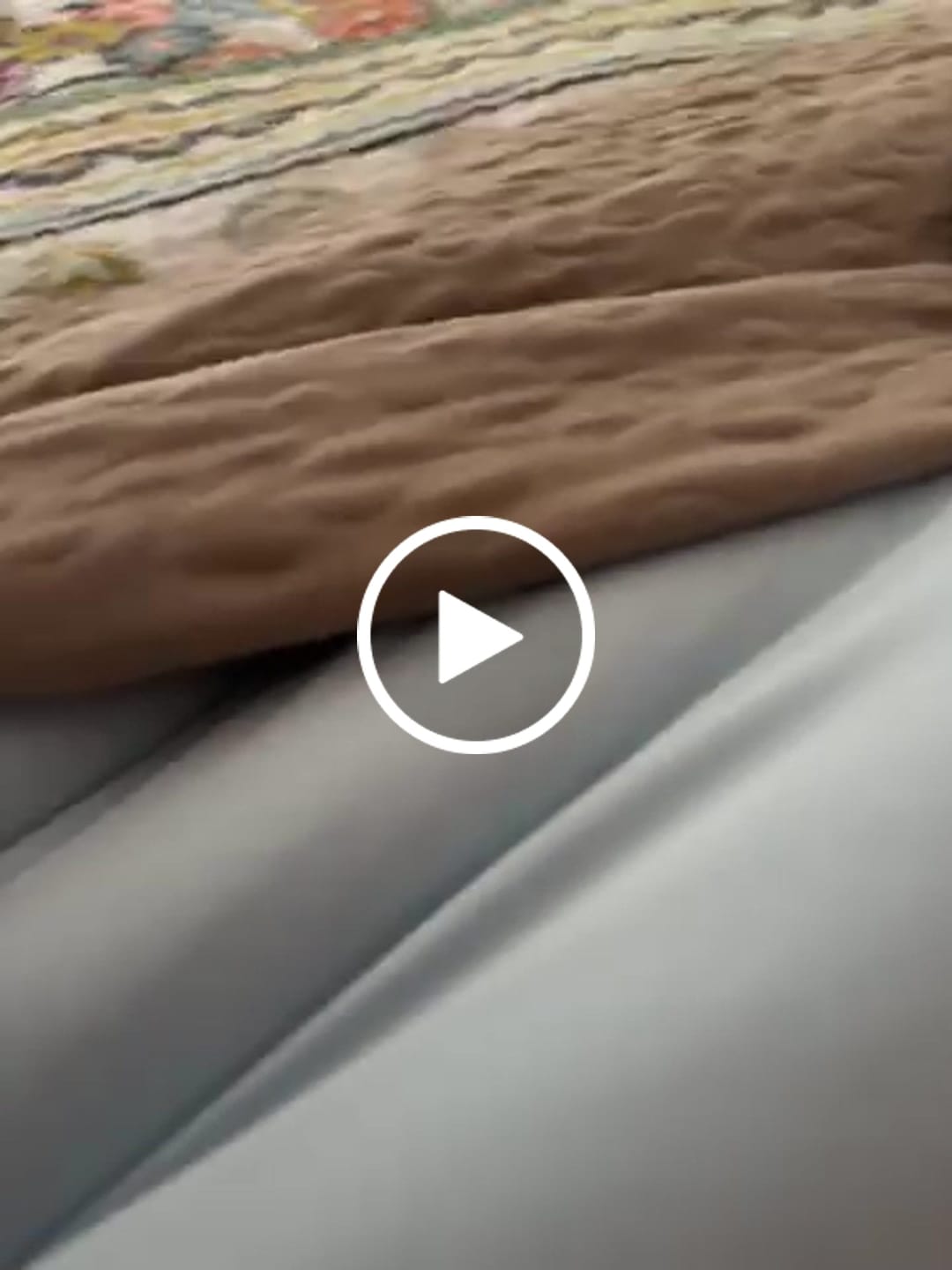 Customer video review of MarshMellow Comforter