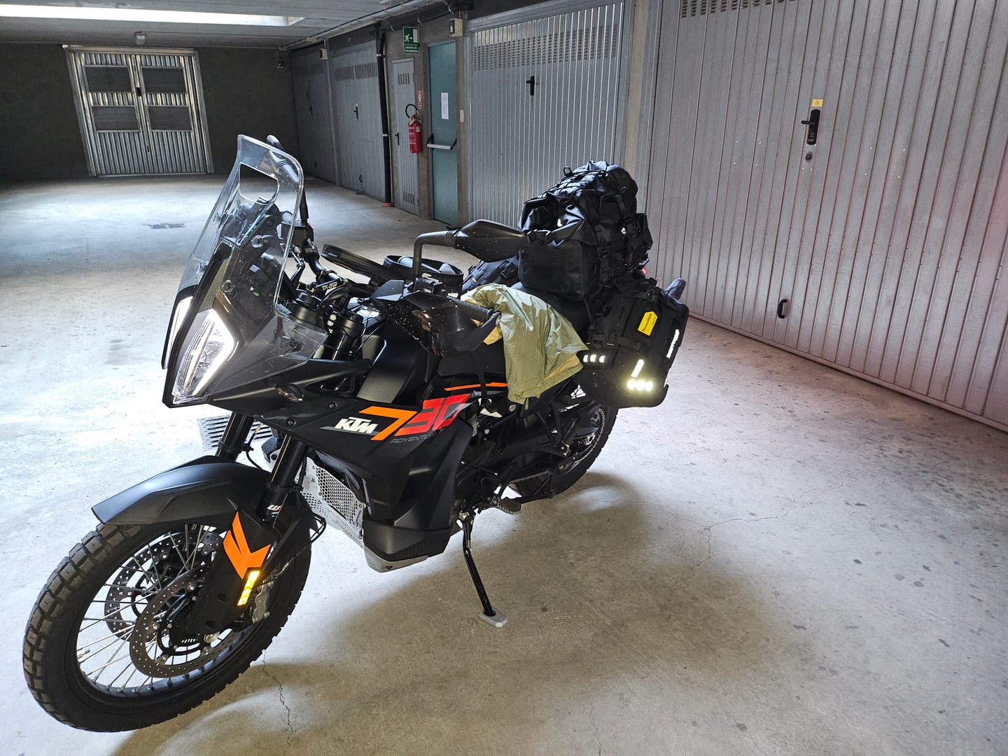 Customer photo review of Hussar Tank Bag