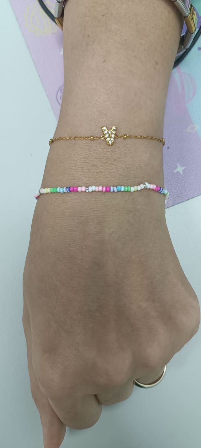 Customer photo review of Pulsera Dorada Bolitas Inicial Con Zirconias