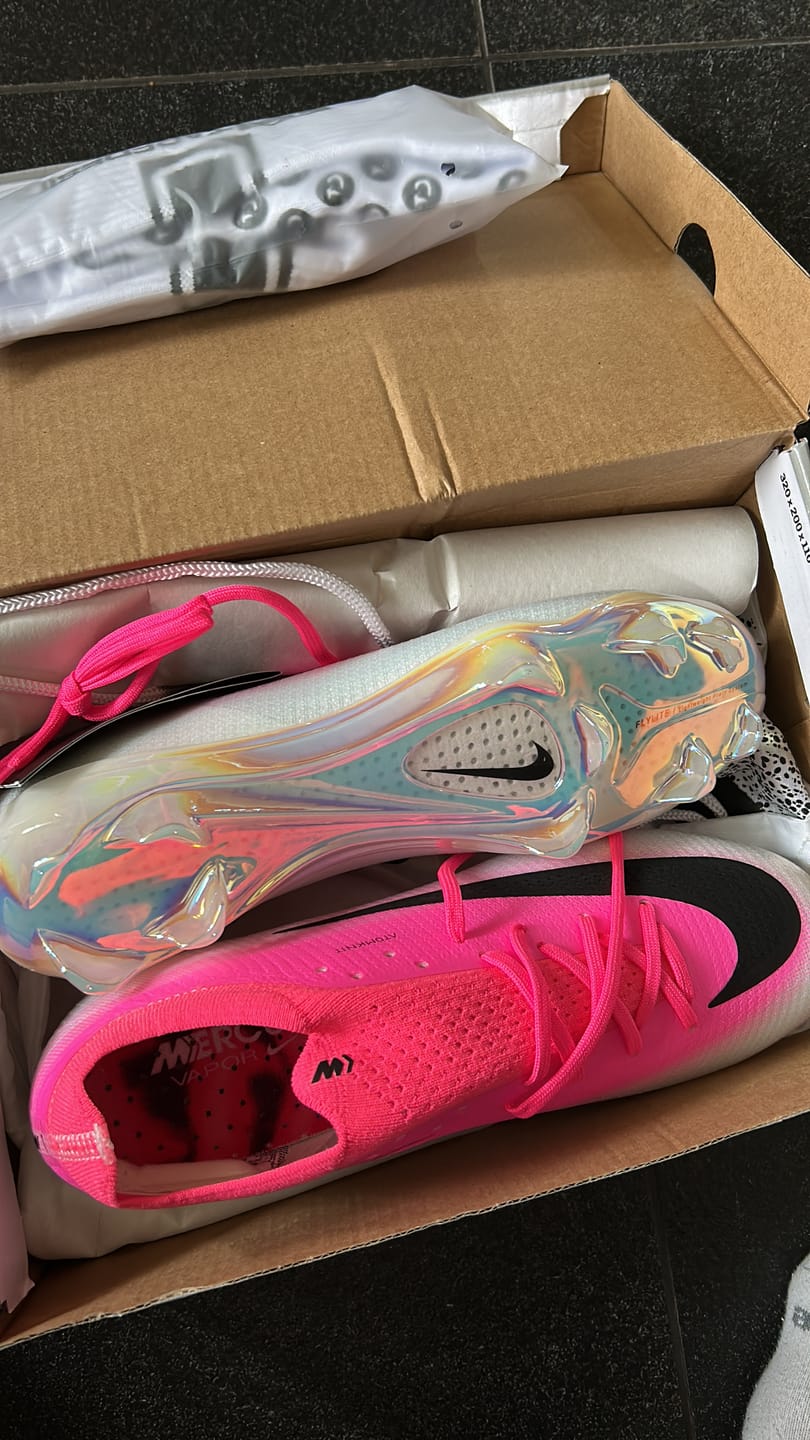 Customer photo review of Nike Mercurial Vapor 17 Elite FG - Rose/Blanc/Noir